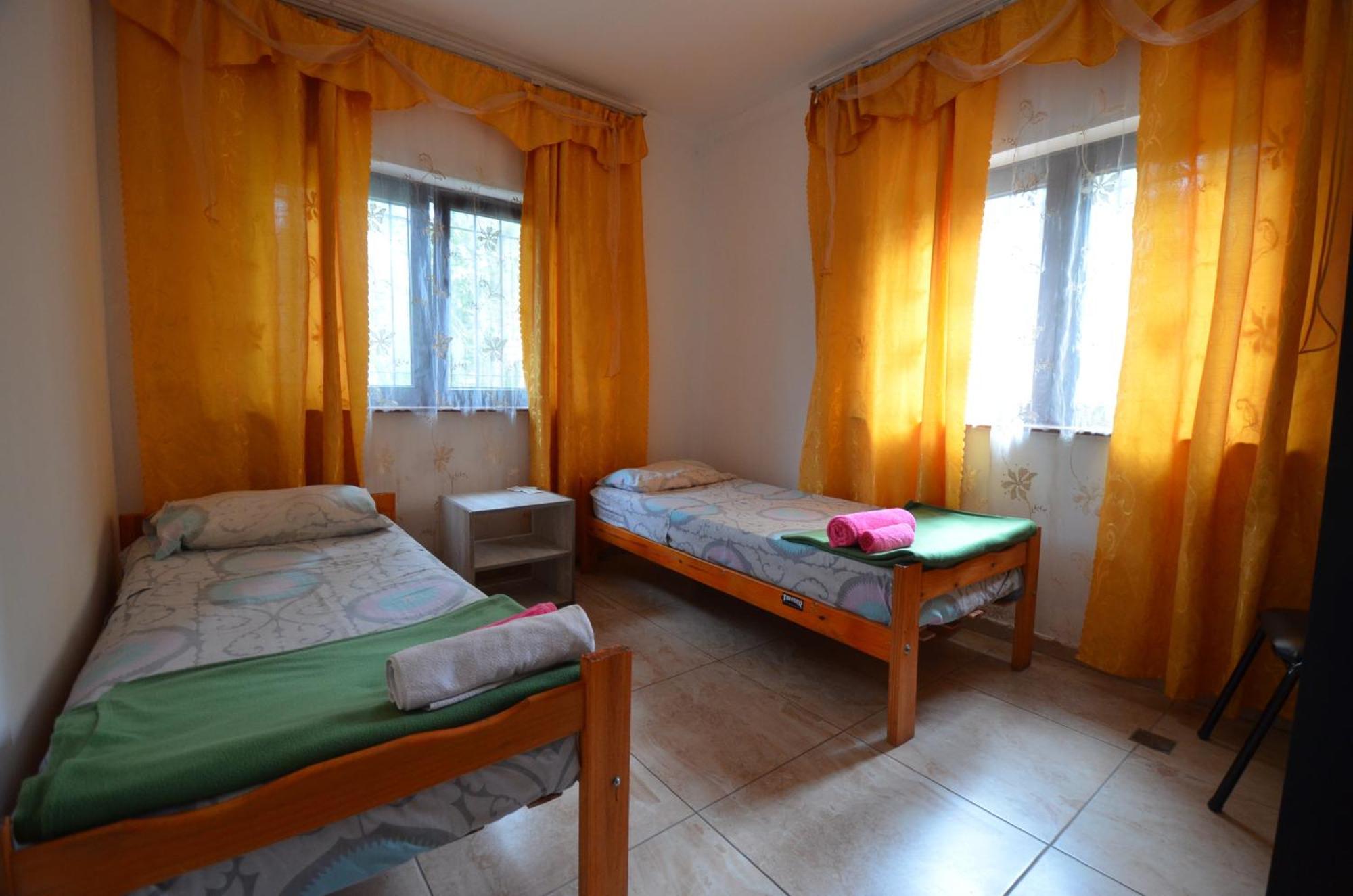 Hostel Casa Marina Argentina De Aeropuerto Ezeiza Chek-In 24 H 10 Minutos De Aeropuerto Monte Grande Zewnętrze zdjęcie